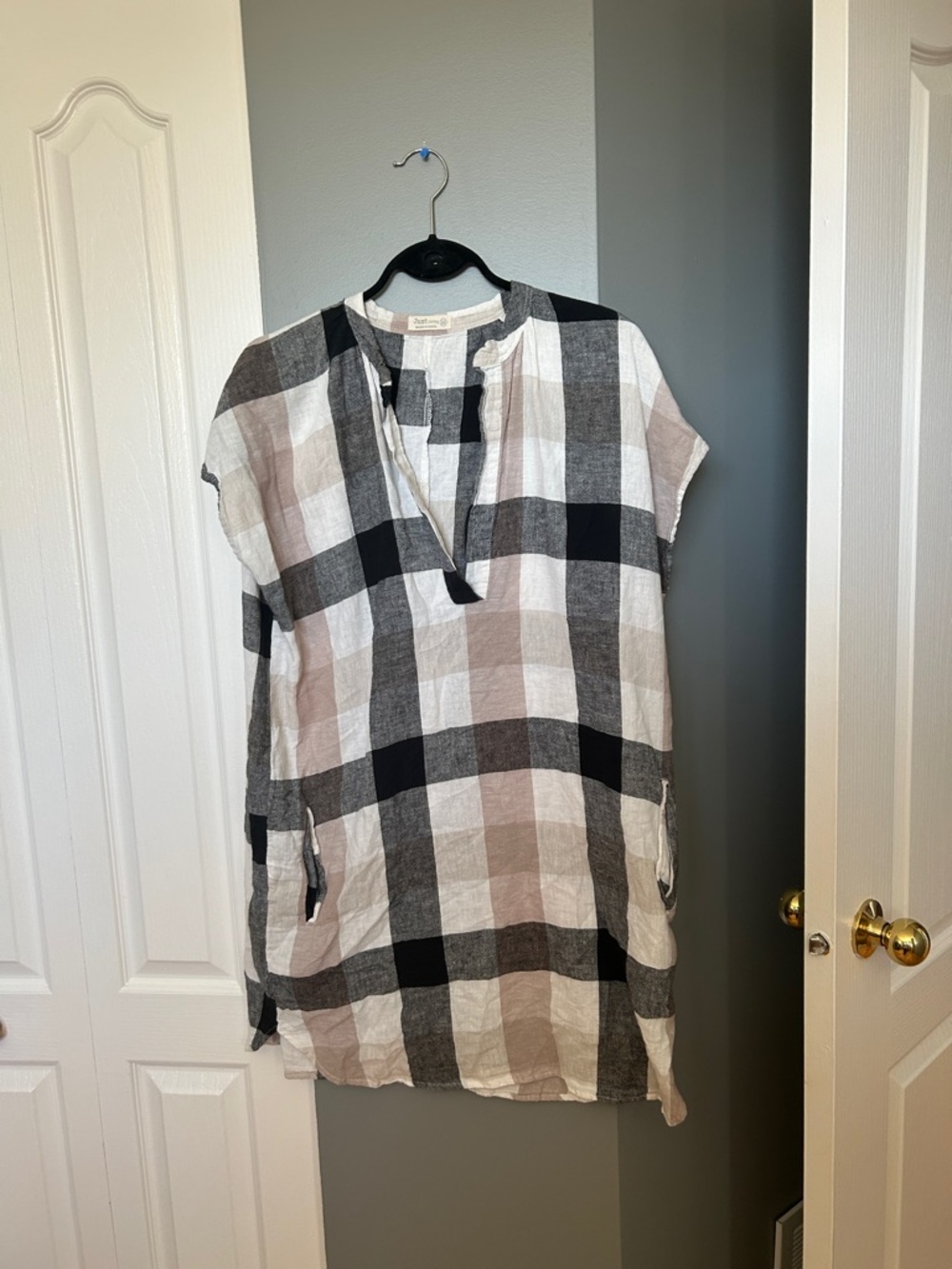 Just Living Plaid Tunic Top in Black, White & Taupe